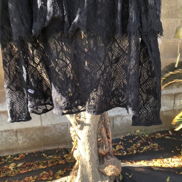 Black Beautiful lace blouse with ruffle xxl - Picture 10 of 11